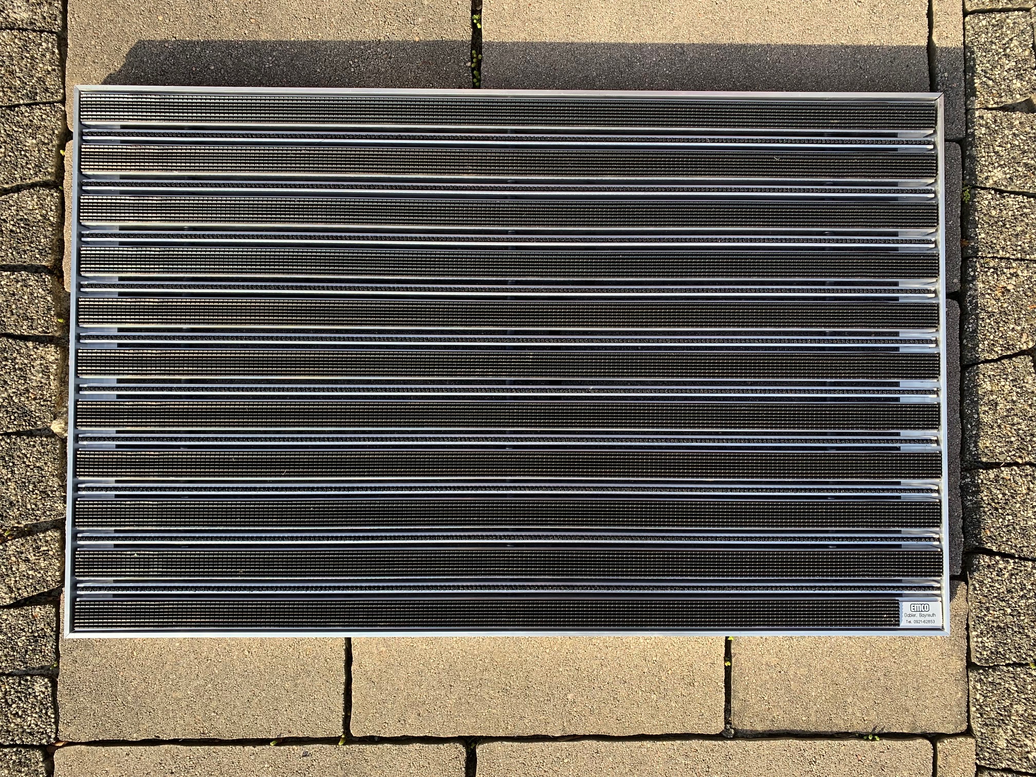 EMCO-Fußmatte 522 G mit Bürstenleiste und Winkelrahmen 80 x 50 cm